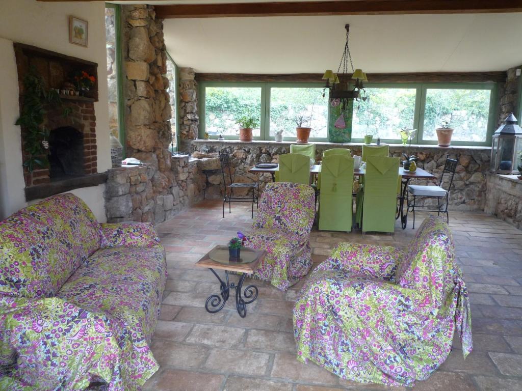 몬투르 La Rose Des Vents B&B 외부 사진